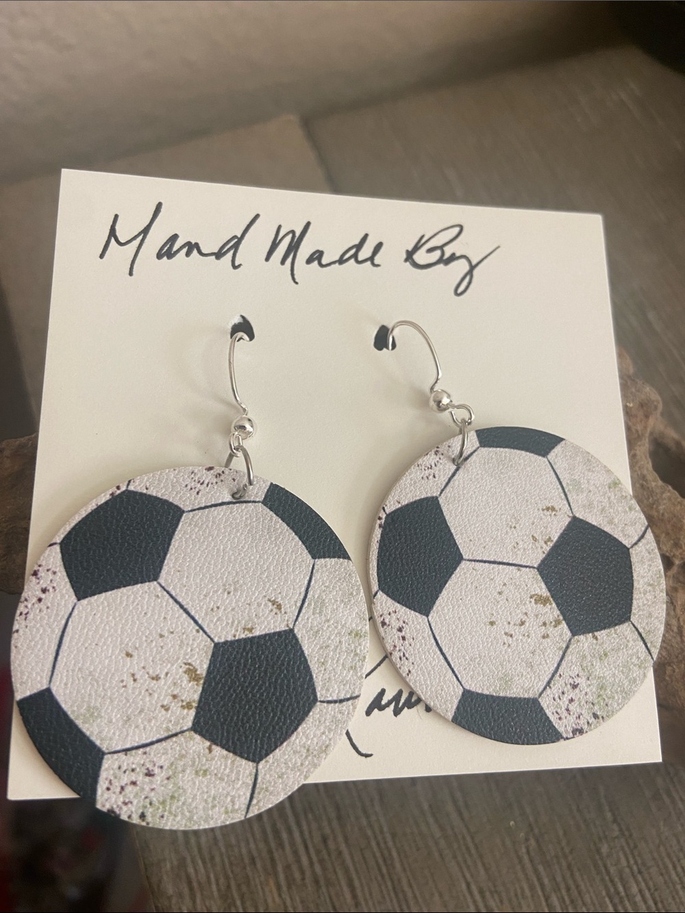5/$10❤️❤️❤️⚽️⚽️⚽️NEW Handmade Soccer Ball Earrings - Picture 4 of 4